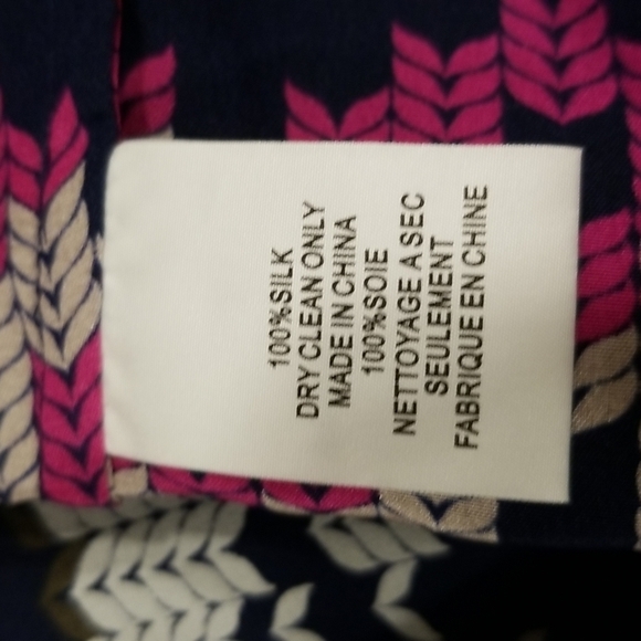 💕TRINA TURK💕 Ira 3 100% Silk Pajama Style Top ~ Fairisle Print Large L NWT - Picture 16 of 16